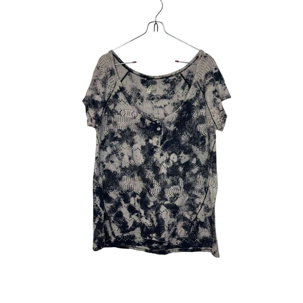 We The Free Womens Top Tie Dye Perforated Pattern Short Sleeve Scoop Neck Medium